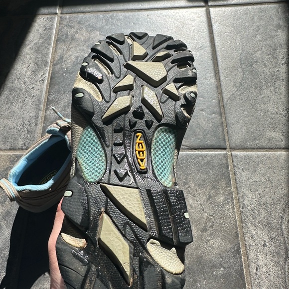 Keen hiking shoes - Picture 3 of 7